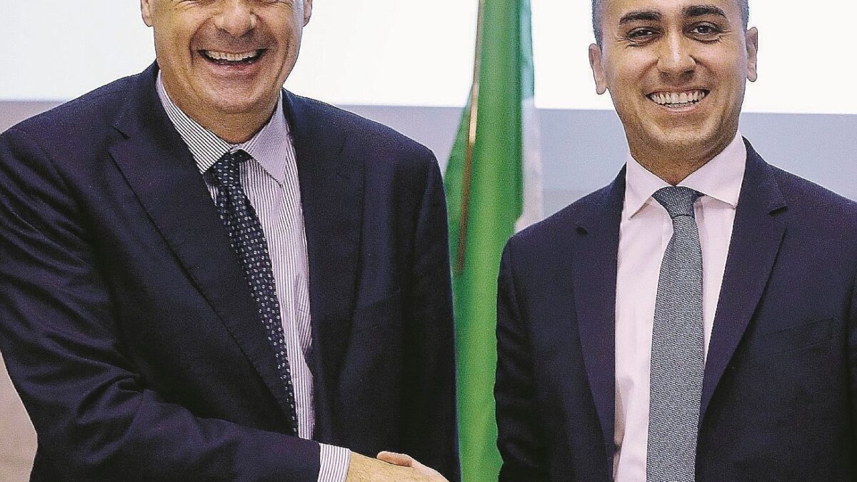 Pd e 5 stelle si accoppiano per calmare Mattarella. Nella notte si balla su Conte