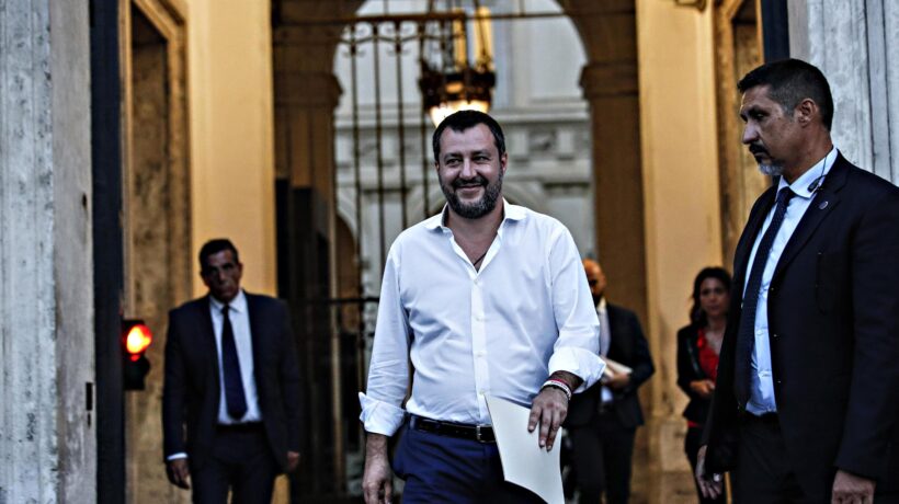 Salvini beffa Di Maio: «Ok al taglio poi il voto»