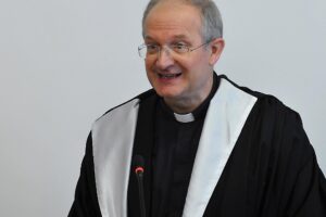 «Seguaci di Wojtyla trattati peggio degli eretici»