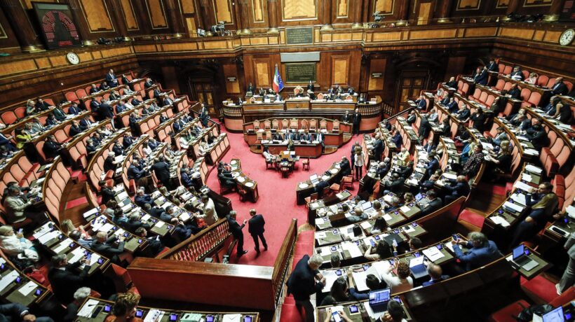 Passa il decreto Sicurezza bis nonostante la fronda di 5 grillini