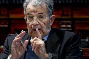 Su Bibbiano mancava soltanto Prodi. «Demonizzazione folle di un paese»