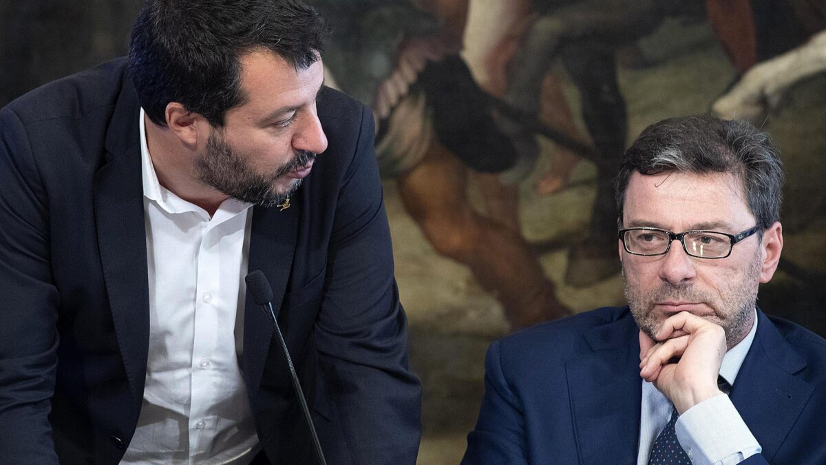 Giorgetti punzecchia: «Salvini ha deciso da solo sulla sfiducia»