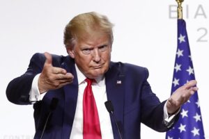 Trump filo Conte, problema per il Pd: È un grazie per il sì alla Russia nel G8