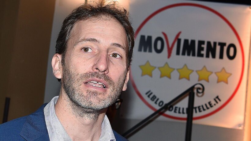 Nel M5s scoppia la bomba Rousseau. Ora votare online diventa un «caso»