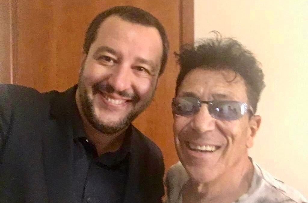 «Il selfie con Salvini? Ai moralisti ipocriti ho risposto in musica. Grillo vate da circo»