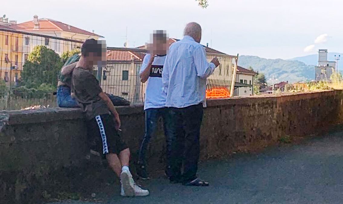 Fiesoli, l’orco del Forteto condannato per abusi approccia ragazzini al bar