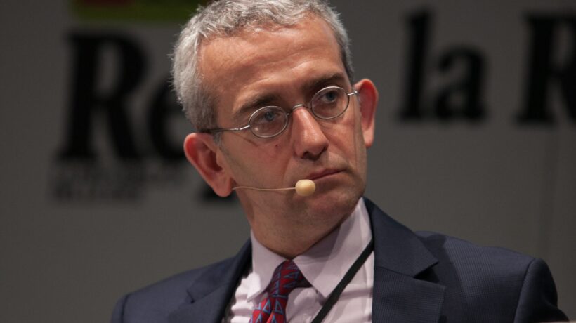 Deficit e giornali usati come manganelli