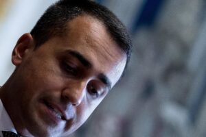 Di Maio, ultimo baluardo dei grillini anti Palazzo