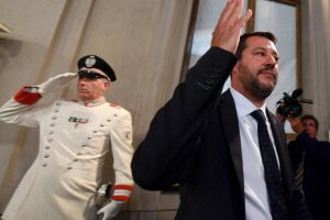 Il governo del «cucù, Salvini non c’è più»