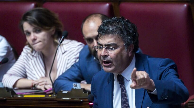 Faida grillina per fare il viceministro. Nel M5s tira aria di dissolvimento
