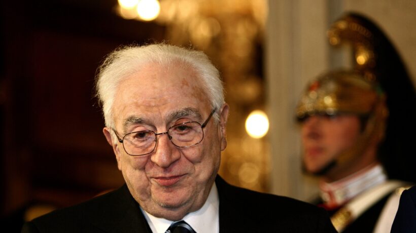 Il presidente picconatore dei luoghi comuni e dei finti misteri italiani