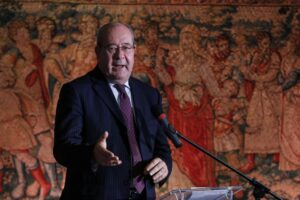 Il Pd vuole Giacomelli all’Agcom per fare cosa gradita a Berlusconi