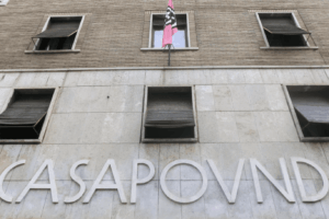 Il Pd prova a dire una cosa di sinistra ma gli esce solo l’elogio del bavaglio
