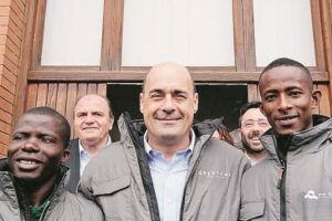 Per digerire i grillini il Pd li costringe a spalancare i porti