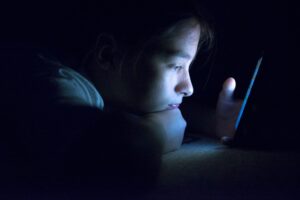 I nostri figli connessi non sanno più a cosa serva vivere o morire