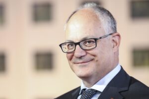 All’Economia il comunista dalemiano che ci ha legati con il fiscal compact