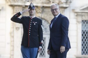All’euroinomane Gualtieri non piacciono le elezioni