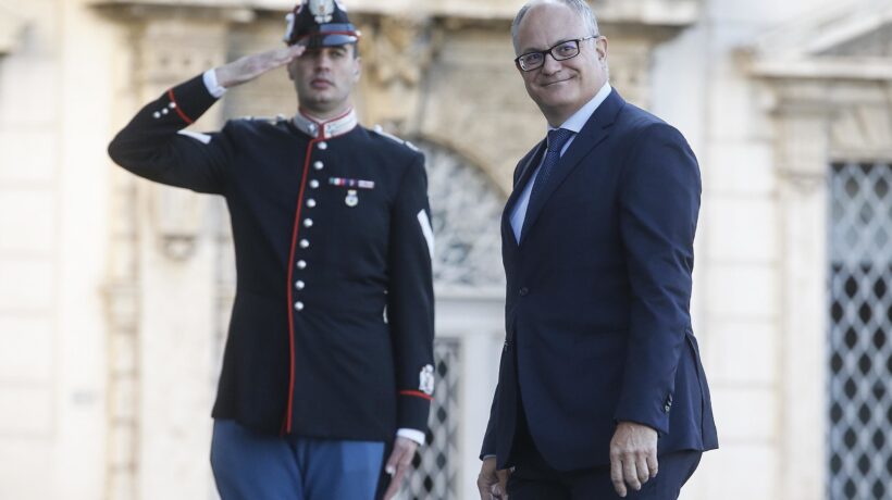 All’euroinomane Gualtieri non piacciono le elezioni