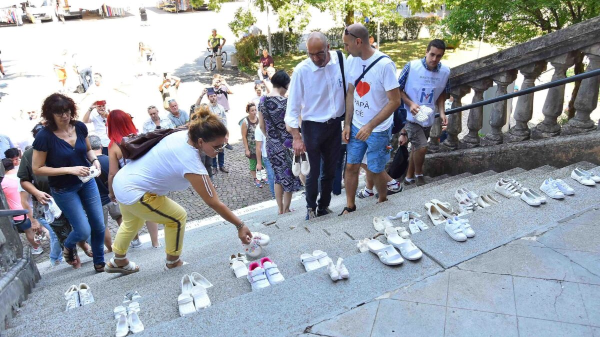 Bibbiano? Insabbiato. I difensori di Foti tornano a dare lezioni