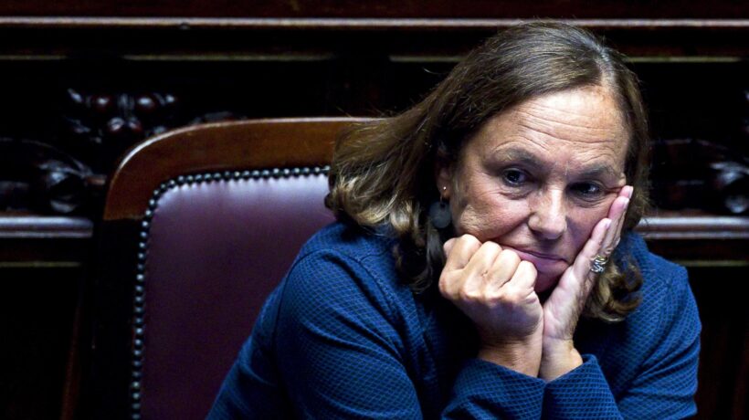 La Lamorgese chiude la piazza al dissenso