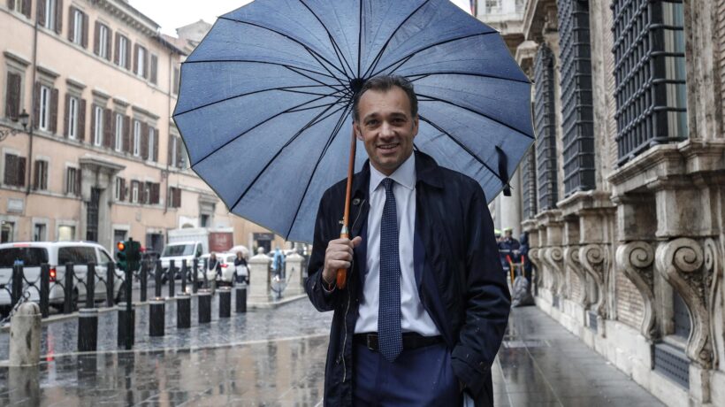 L’addio di Calenda e Richetti serve a Zingaretti per sgambettare Renzi