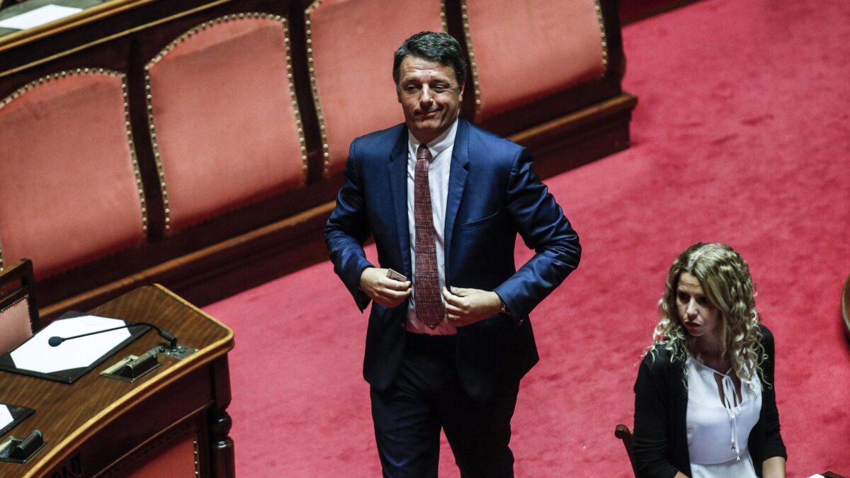 Renzi si fa un partito per le poltrone. Ma ha fretta, perché perde seguaci