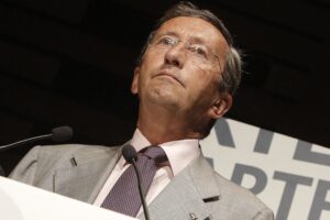 Lettera ai traditori: ricordatevi il destino di Fini