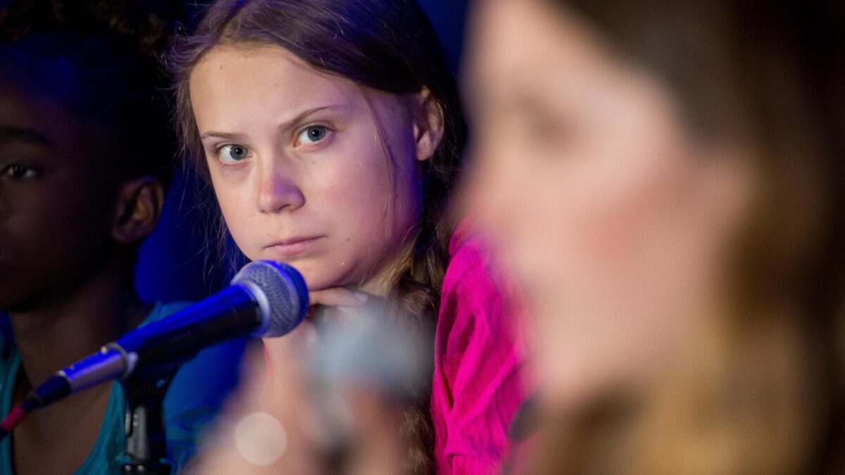 Ora che Greta attacca Parigi Macron frigna: «Così divide la società…»