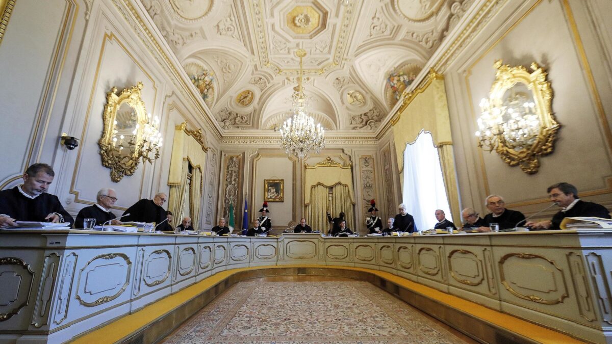 Le toghe sbagliano una vocale e l’eutanasia è ancora più semplice