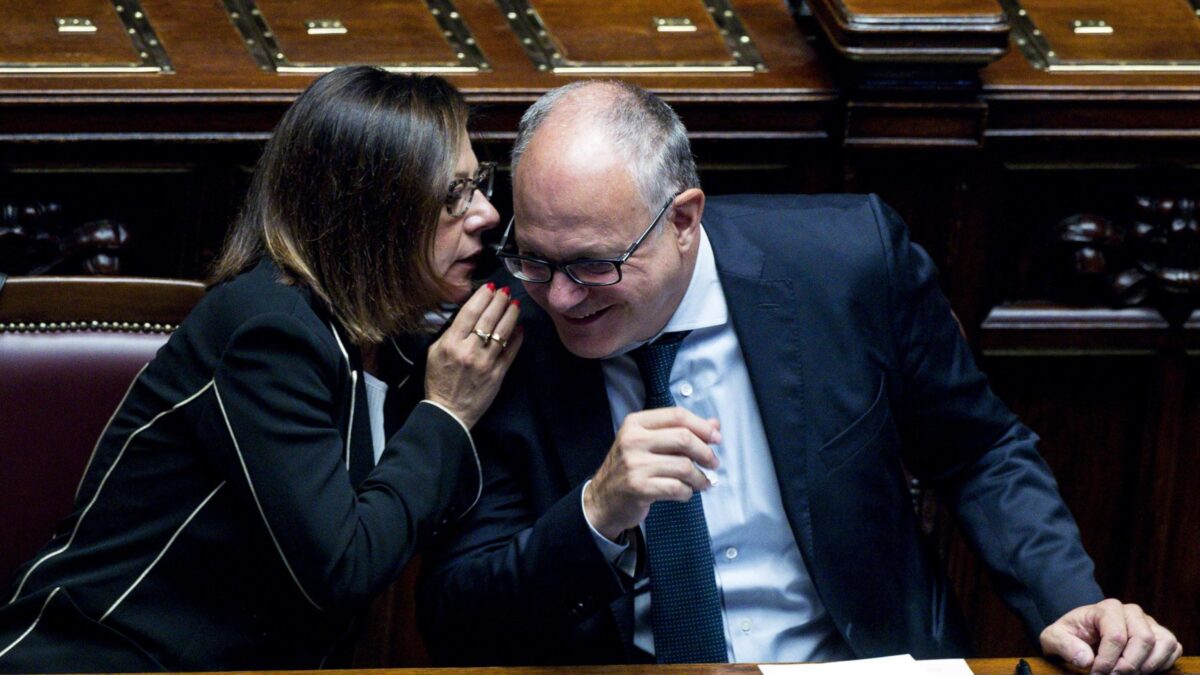 Gualtieri si attacca ancora al Papeete ma all’Ue chiederà di spendere di più