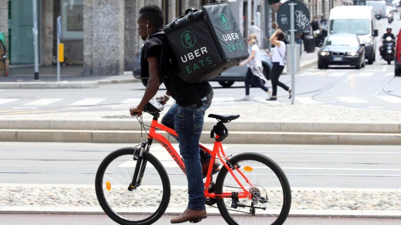 Tutti contro la nuova legge sui rider. E in commissione è già un Vietnam