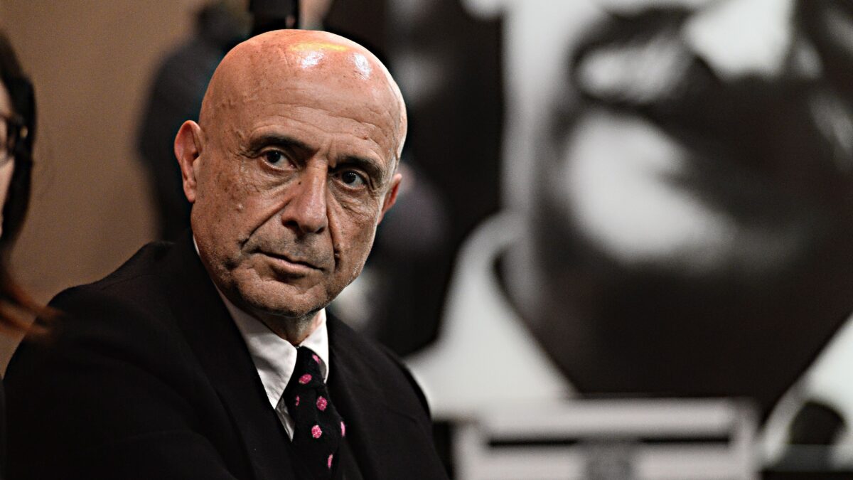 Fu Minniti ad accreditare la Link con gli 007