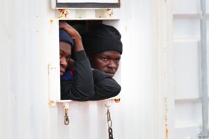 I porti aperti ci condannano all’etnocidio
