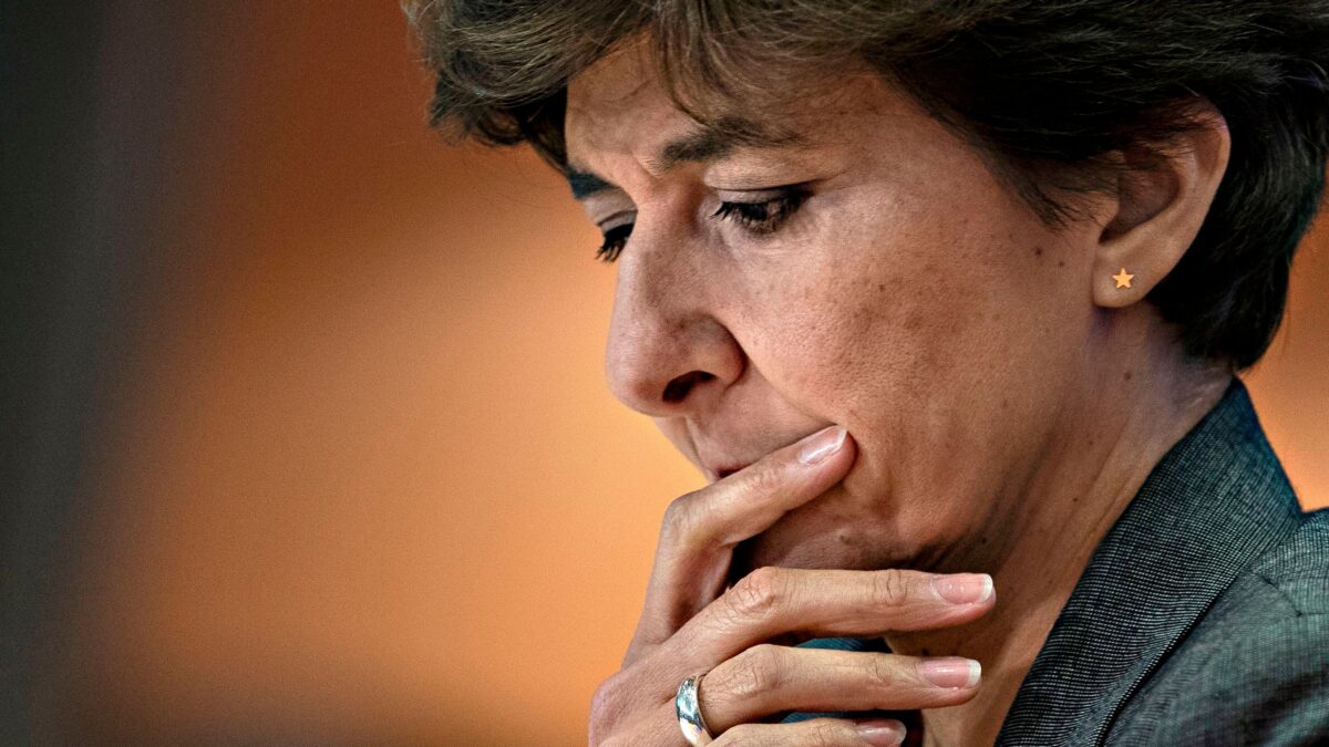 Goulard bocciata, l’inciucio perde pezzi pure all’Ue