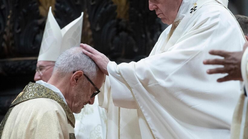 I miti dei nuovi cardinali: barconi e no global