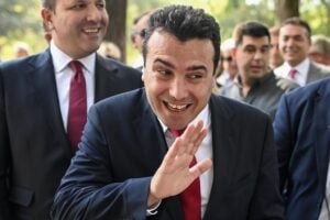 Zaev voleva sostituire la lingua macedone. L’Europa lo ferma e lo sbugiarda