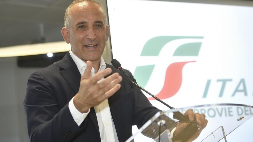 Renzi va all’assalto delle Ferrovie. Rivuole in carrozza il suo Mazzoncini