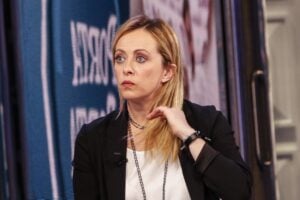 Nel centrodestra mutante la Meloni esige contare di più