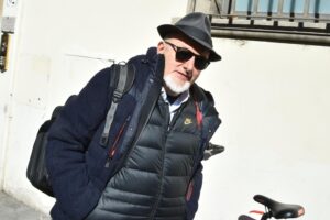 Babbo Renzi con la Sim del nigeriano scriveva al collega bancarottiere
