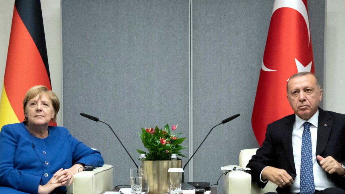 La Merkel ingrassa Erdogan con un miliardo