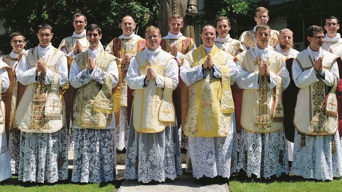 I fuoriusciti: viaggio tra i cattolici che non stanno con nessun Papa