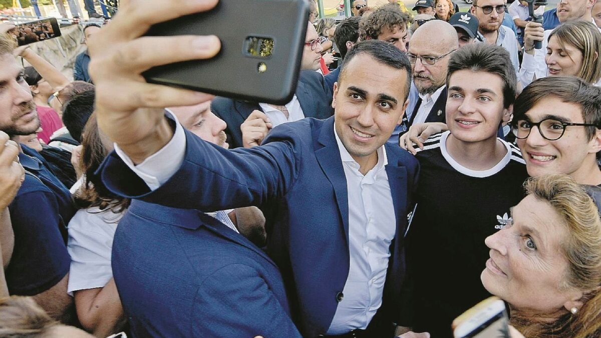 I grillini sono riusciti a litigare persino alla loro festa di compleanno