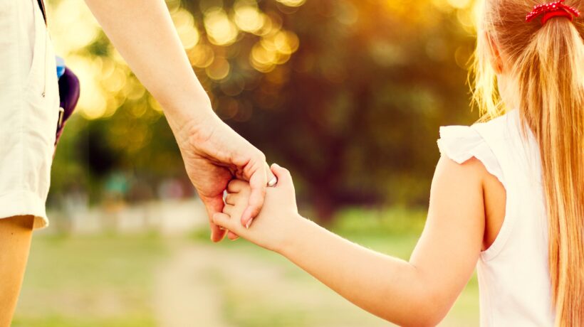La nuova aberrazione arcobaleno: essere mamma e al contempo papà
