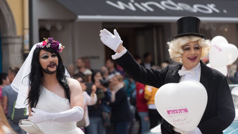 Via libera al matrimonio transgender