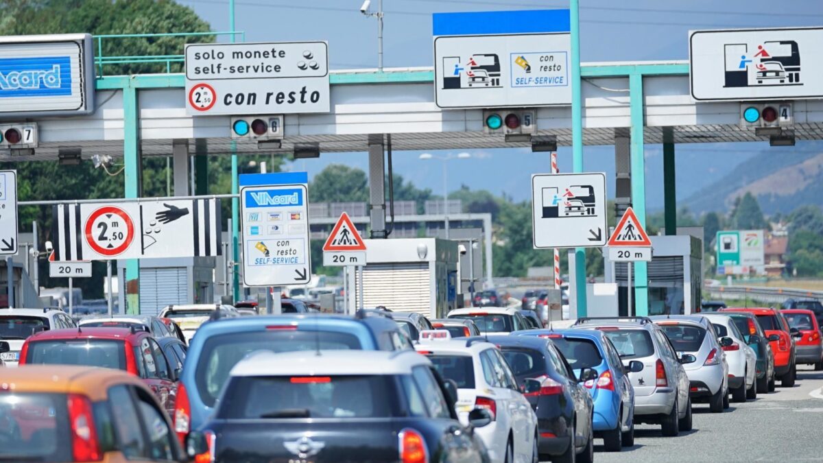 Automobilisti multati a tradimento. Pedemontana inondata di proteste