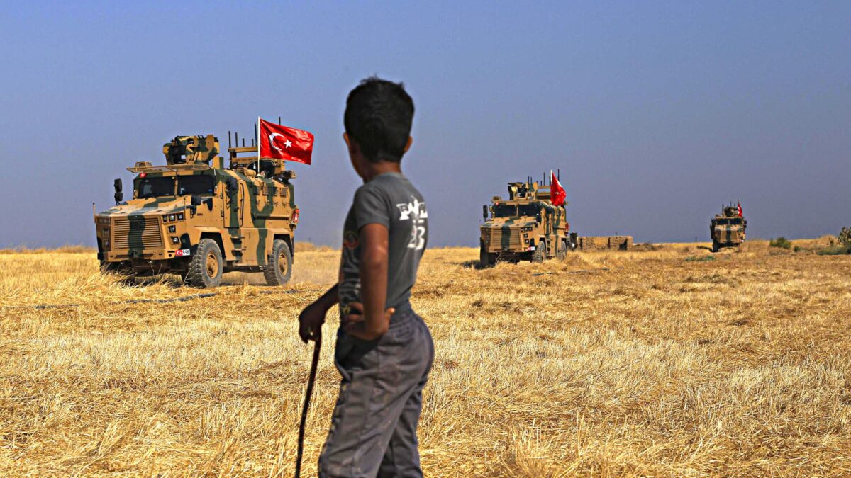 Trump lascia la Siria alla Turchia. Erdogan minaccia l’Ue con i migranti