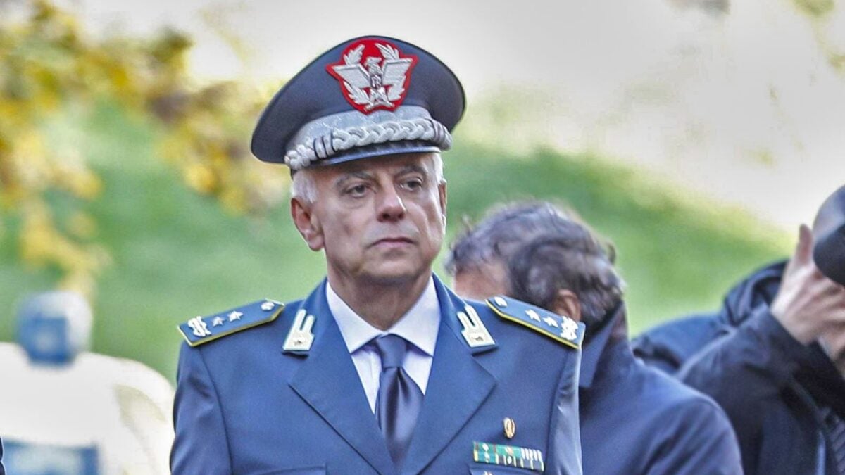 Vita, carriera e passioni di Vecchione. Il capo delle spie più amato da Conte