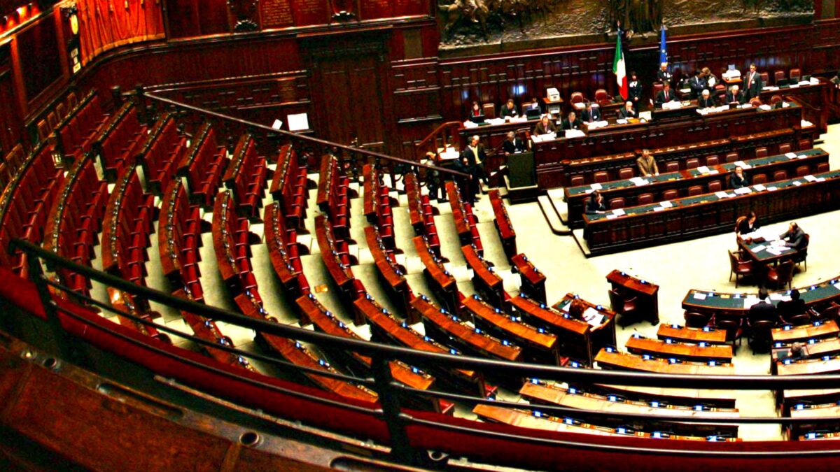 Plebiscito alla Camera per il taglio dei parlamentari. E il Pd si copre di ridicolo