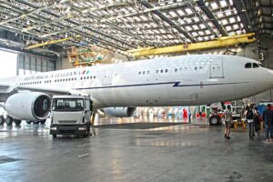 L’Air Force Renzi è di una società che fabbrica dighe a Katmandu?