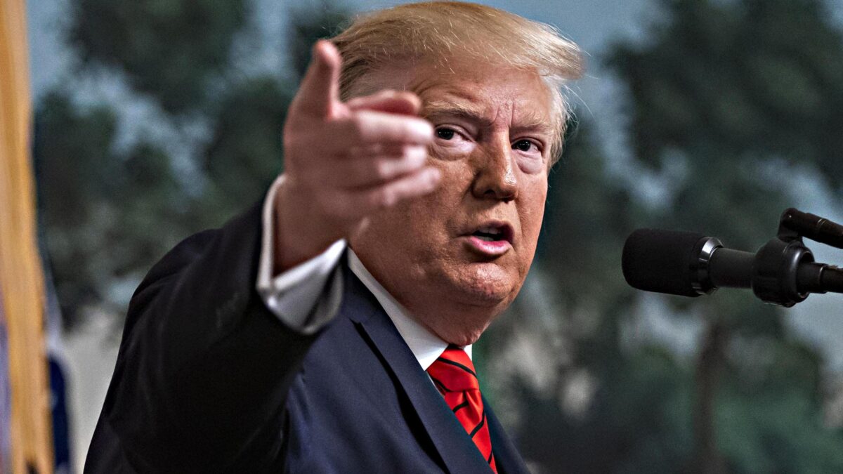 Insulti come bombe. Trump vuole battere i nemici jihadisti anche con le parole
